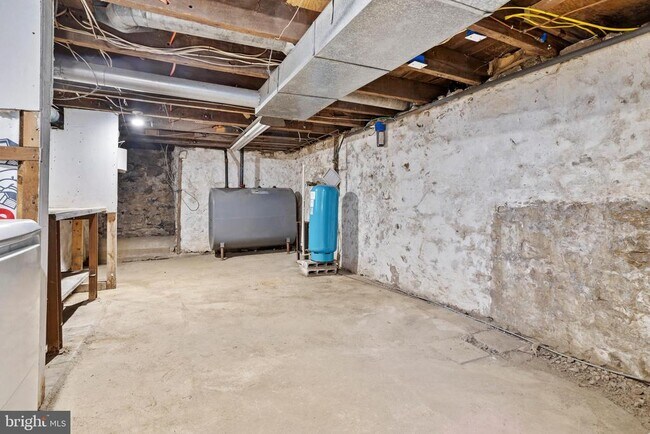 Building Photo - 7 Helluva Hill Ln