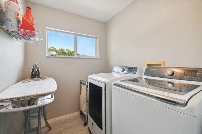 Building Photo - 19426 Sandy Springs Cir