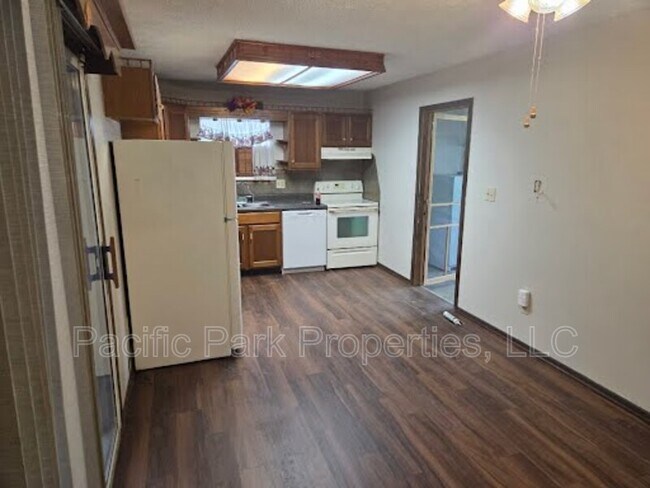 Building Photo - 3232 Milford Rd