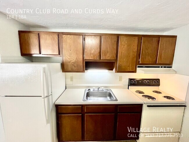 Building Photo - 613 Country Club Rd