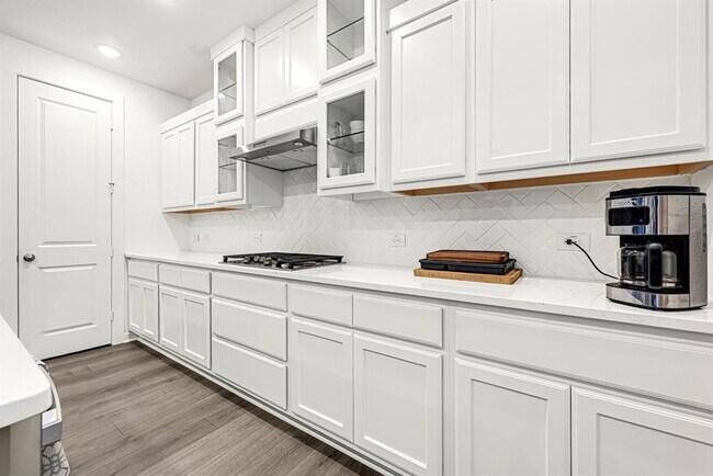 Building Photo - 12331 Palmetto Dr