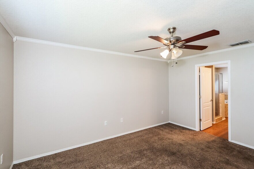 Building Photo - 5122 Garberia Ave