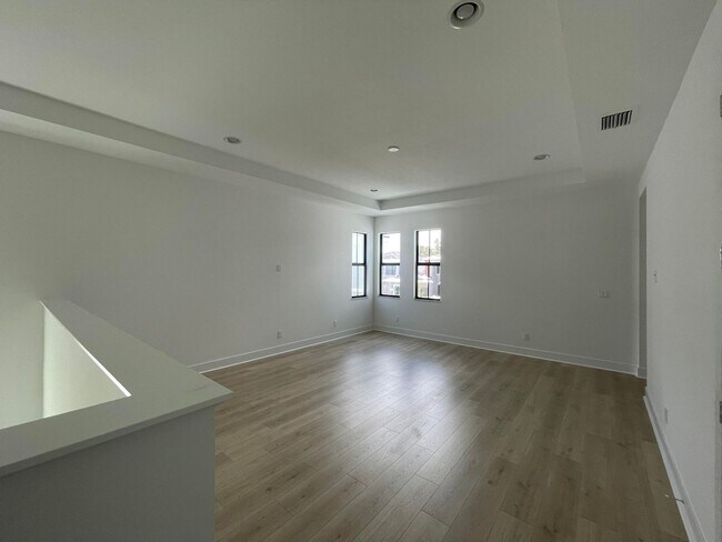 Building Photo - 13575 Artisan Cir