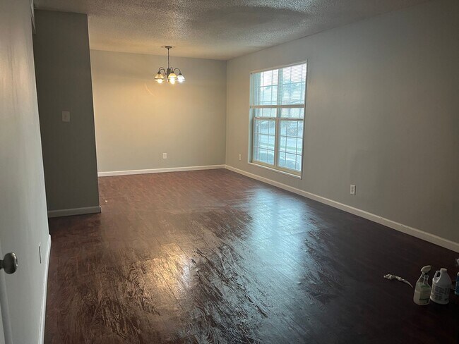 Primary Photo - 2219 Jonathan Dr NW