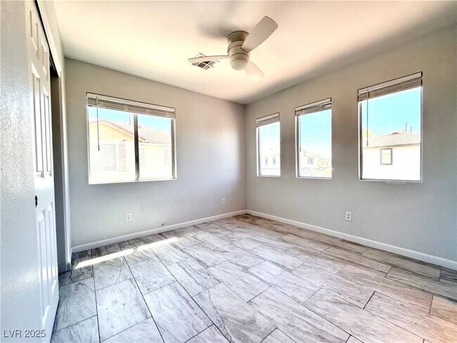 Building Photo - 10274 Missouri Meadows St
