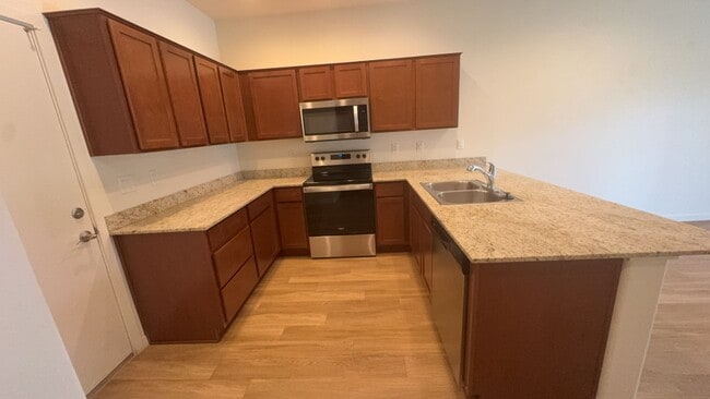 Building Photo - 2350 S Olivewood