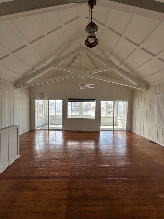 Building Photo - 852 Beach Rd