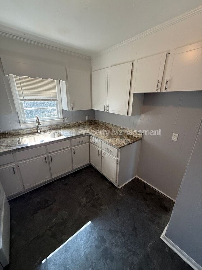 Building Photo - 141 Ruby Dr