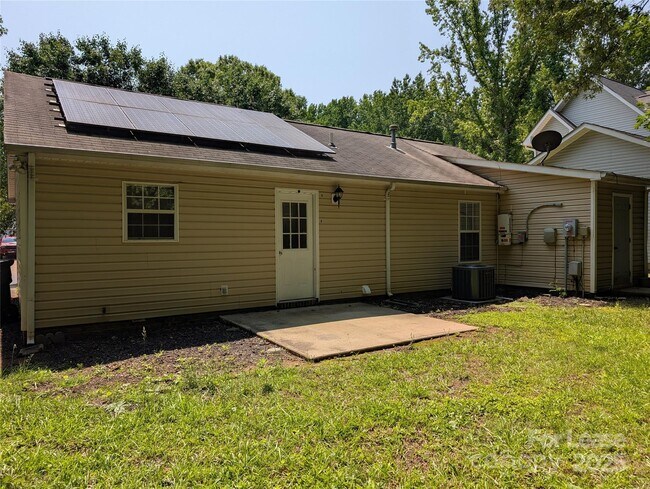 Building Photo - 610 Pennwood Ln