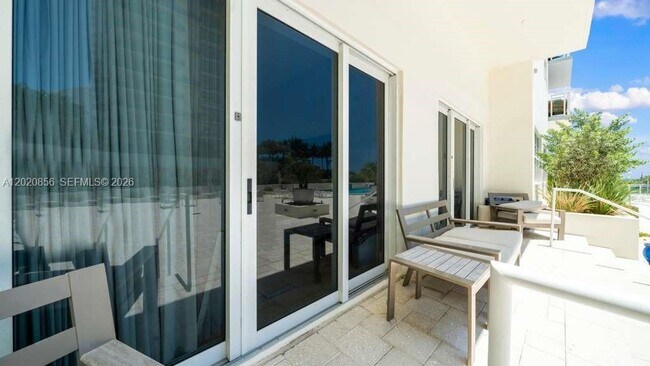 Building Photo - 6917 Collins Ave
