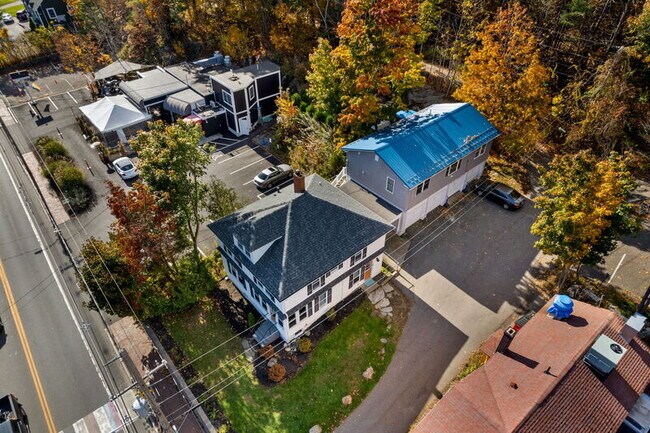 Building Photo - 181 Main St