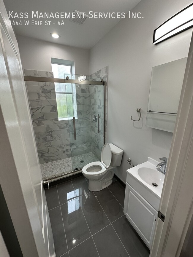 Building Photo - 1444 W Erie St