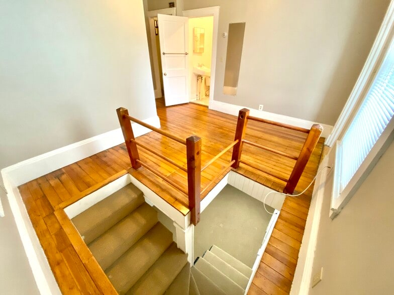 Building Photo - 32 Fairmont Ave