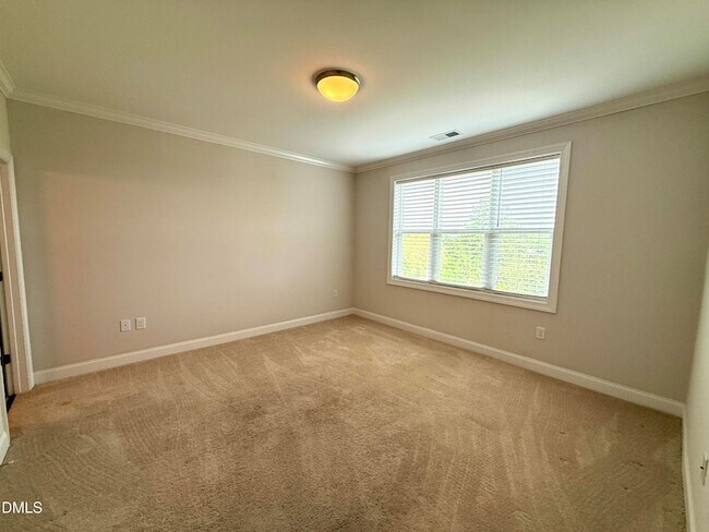 Building Photo - 732 Waterford Lake Dr