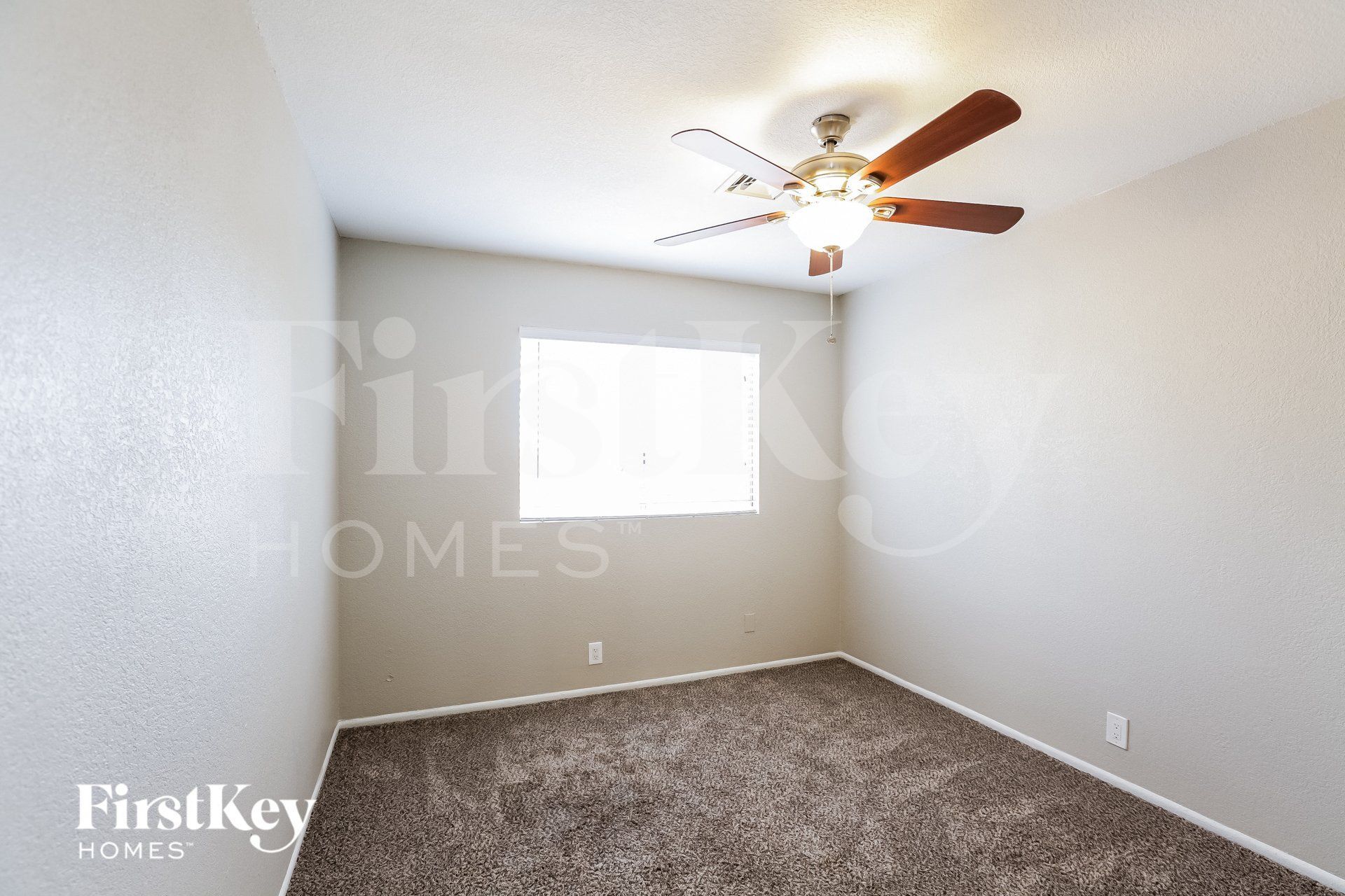 Building Photo - 8123 W Shangri La Rd