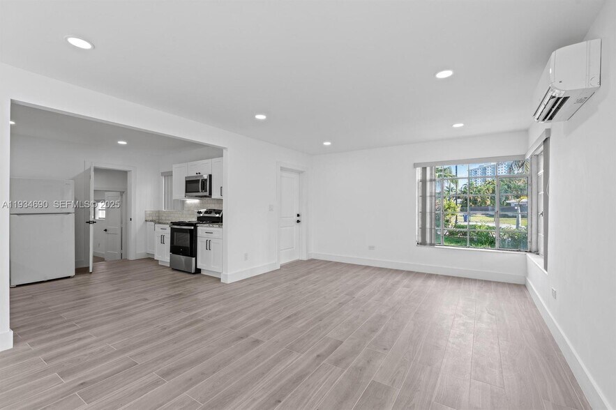 Building Photo - 326 191st St