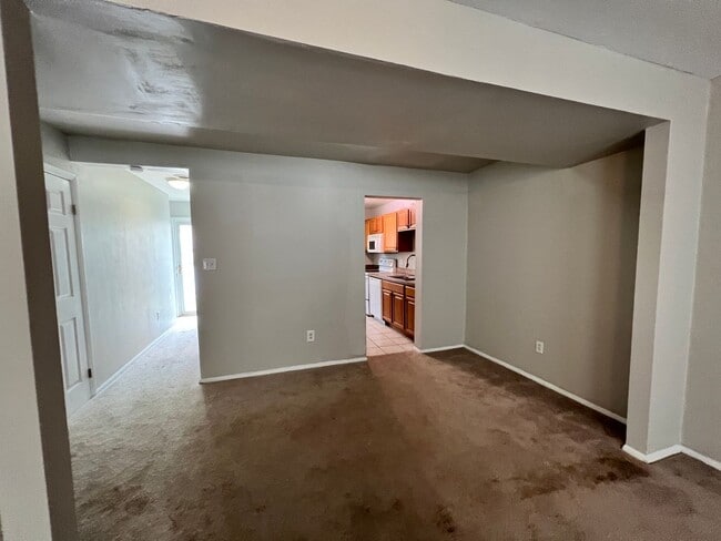 Building Photo - 3 bedroom Townhome in Portsmouth