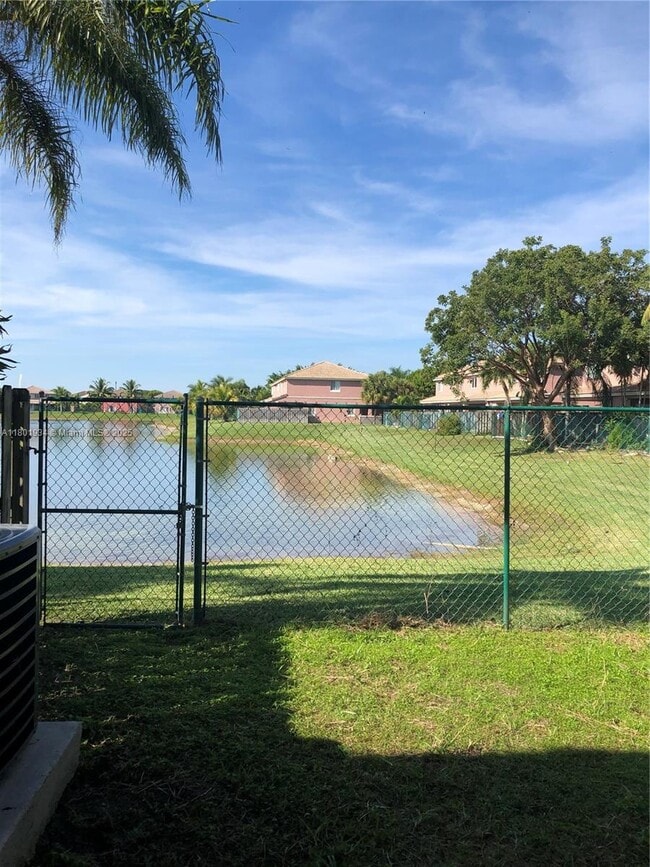 Building Photo - 6910 SW 164th Ct