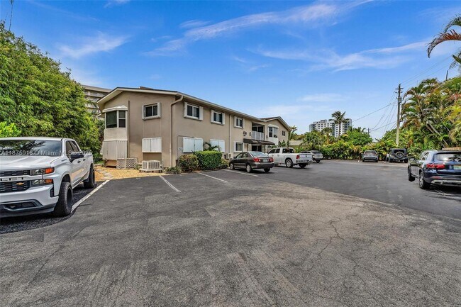 Building Photo - 2501 N Ocean Blvd