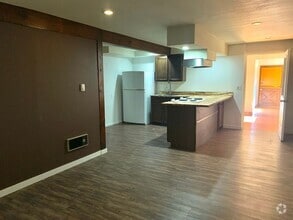 Building Photo - E1504