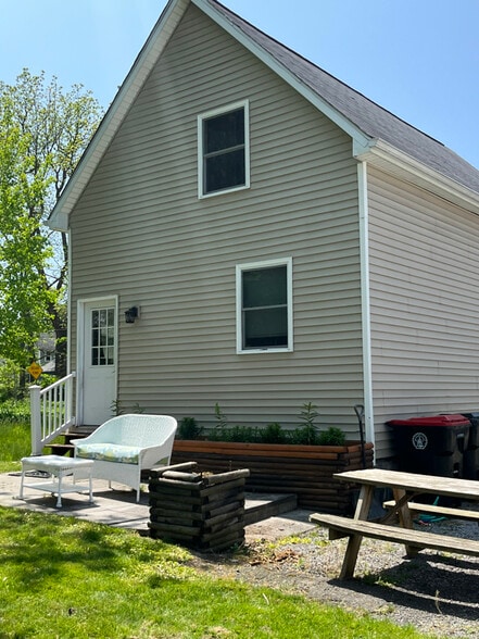 Building Photo - 22 E Garfield St