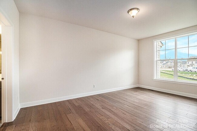 Building Photo - 3343 Roseford Blvd