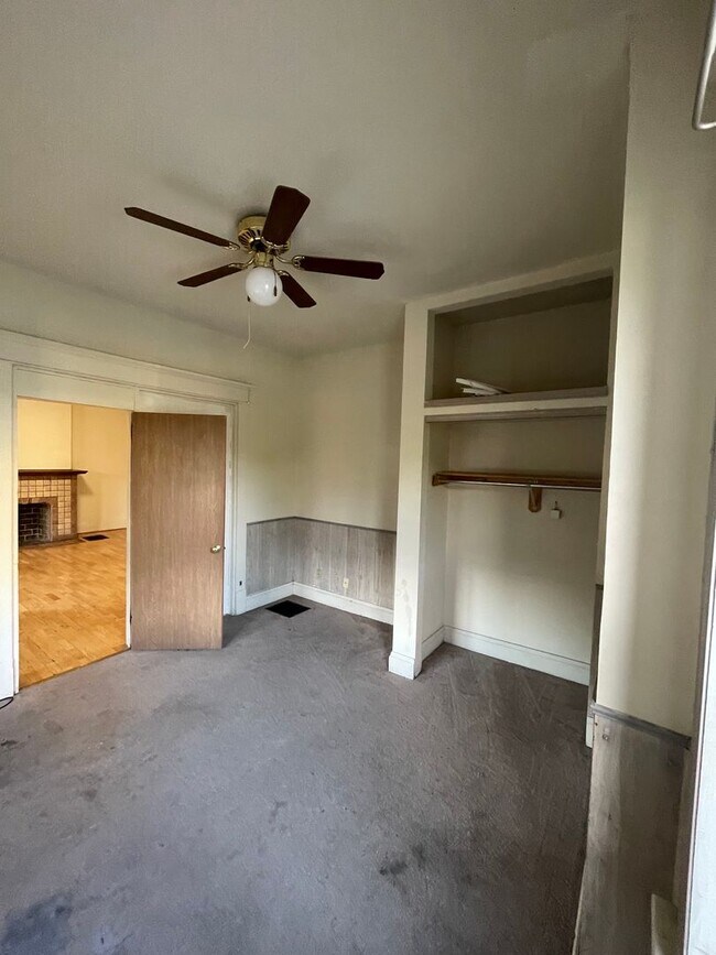 Building Photo - 194 E 14th Ave