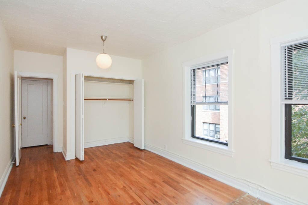 Building Photo - 846 W Cornelia Ave