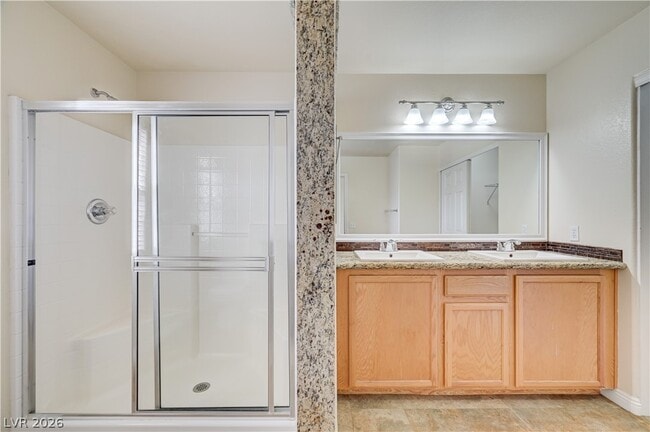 Building Photo - 9934 Star Lake Ave