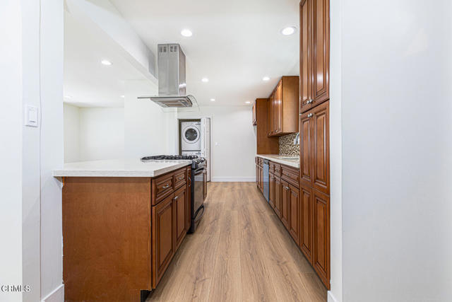 Building Photo - 8536 Tampa Ave