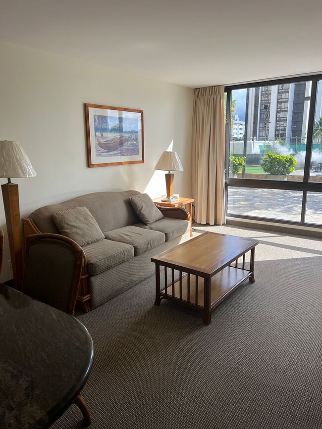 Building Photo - Rarely Available 1 Bed / 1 Bath In Waikiki at Aston Waikiki Sunset!!