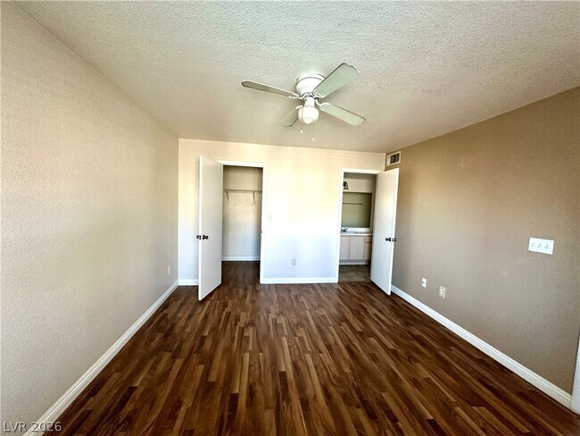 Building Photo - 8101 W Flamingo Rd