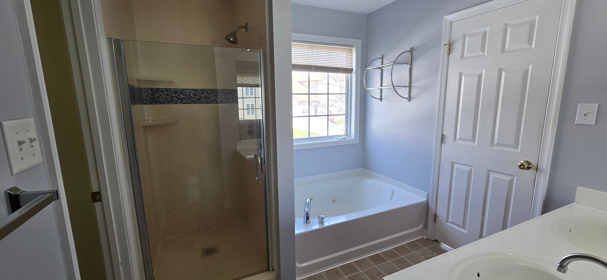 Building Photo - 848 Parkland Pl