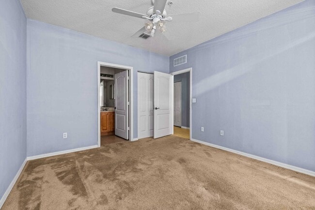 Building Photo - 1944 SE High Springs Dr