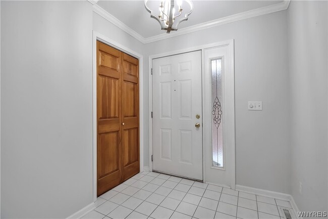 Building Photo - 6 St Charles Ct