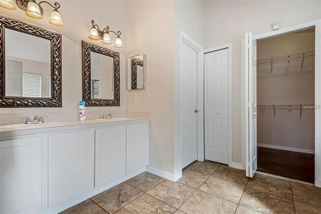 Building Photo - 4007 Harbor Lake Dr