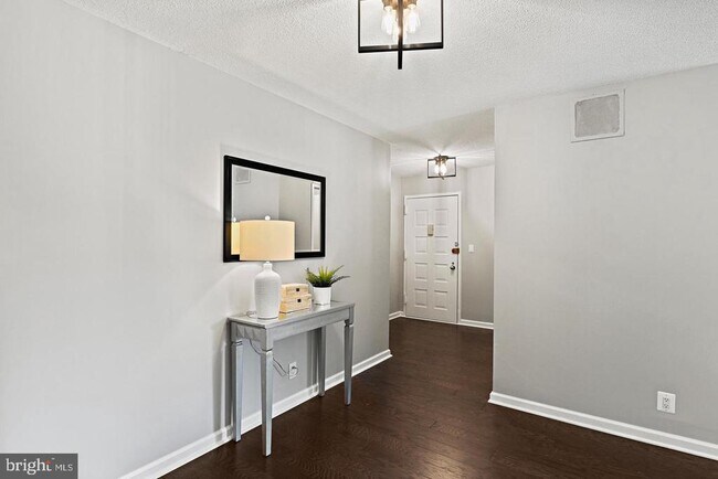 Building Photo - 8350 Greensboro Dr