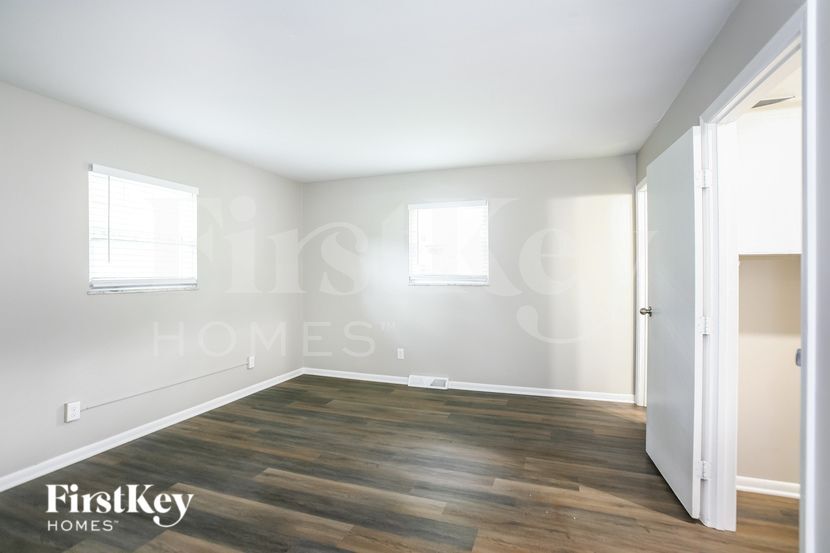 Building Photo - 6050 Northland Rd