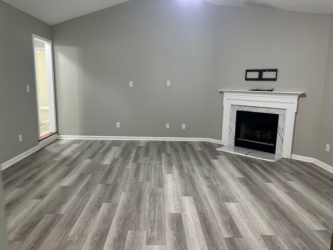 Building Photo - Fantastic Renovated Raleigh Ranch, With Am...