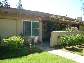 Building Photo - Great location in Westlake Village!