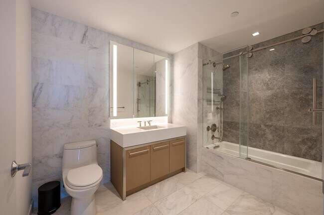 Building Photo - 75 Park Ln S