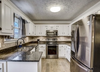 Building Photo - 119 Forest View Dr