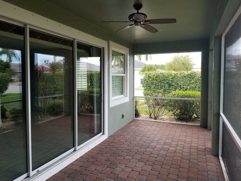 Building Photo - Celebration Cape - Gated Community - 3/2+Den/2 car garage