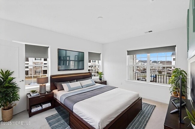 Building Photo - 827 Stiller Ln