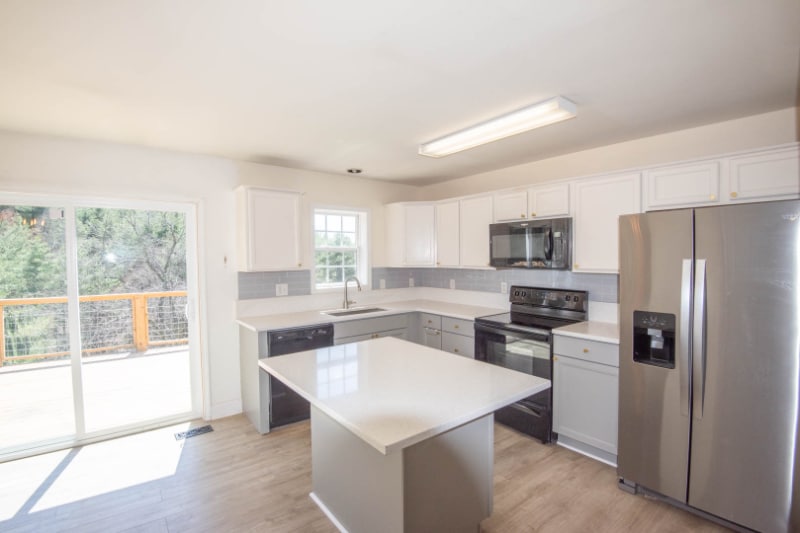 Building Photo - 249 Noahs Rd