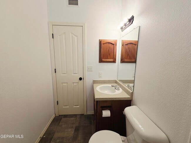 Building Photo - 1504 Bill Mueller Pl