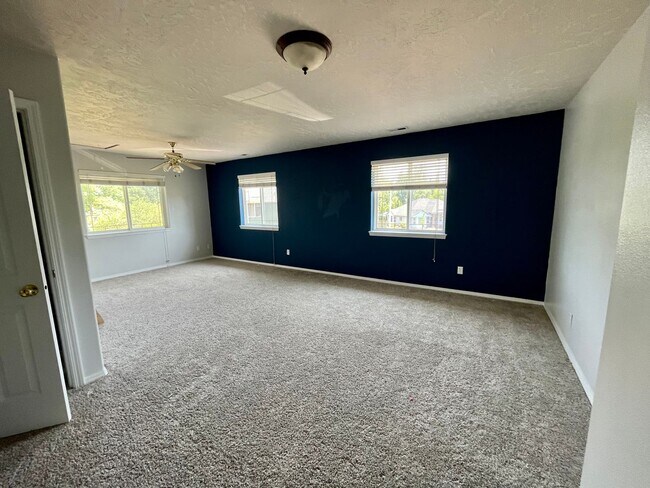 Building Photo - 2383 NW Victoria Ct
