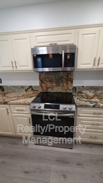 Building Photo - 27227 Sun City Blvd