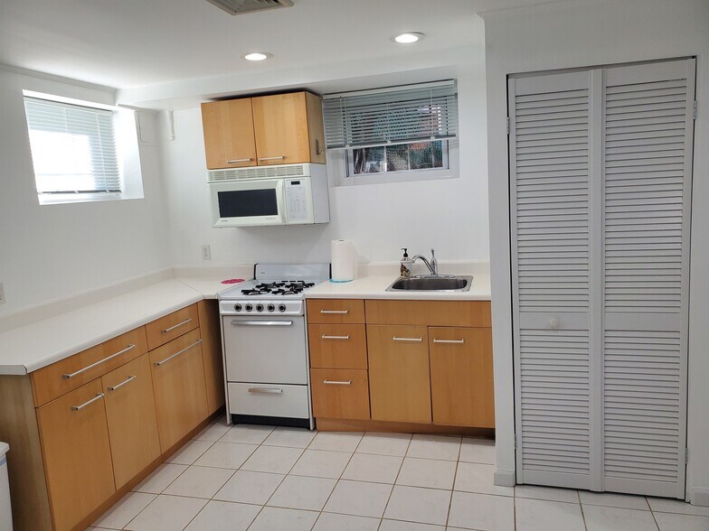 Building Photo - 5820 16th St NW