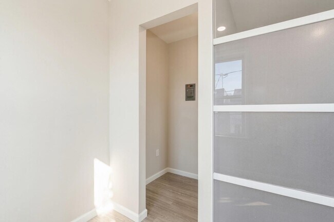 Building Photo - 40 Beacon Ave